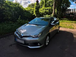 Grau Gebraucht 2016 Toyota Auris Touring Sports Edition-S Kombi | 13.990 € (Fairer Preis)