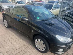 Schwarz Gebraucht 2005 Peugeot 206 CC Filou Cabrio | 3.690 € (Teuer)