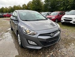 Grau Gebraucht 2013 Hyundai i30 Classic Limousine | 6.900 € (Guter Preis)