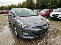 Grau Gebraucht 2013 Hyundai i30 Classic Limousine | 6.900 € (Guter Preis)