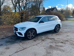 Weiß Gebraucht 2020 Mercedes GLC300 AMG SUV | 34.850 € (Fairer Preis)