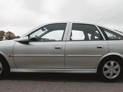 Silber Gebraucht 2002 Opel Vectra Comfort Limousine | 1.800 € (Fairer Preis)