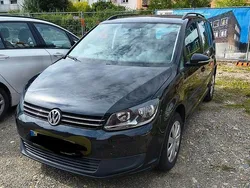 Grau Gebraucht 2012 VW Touran Match Van / Kleinbus | 9.600 € (Fairer Preis)