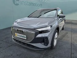 Grau Gebraucht 2023 Audi Q4 e-tron SUV | 27.149 € (Superpreis)
