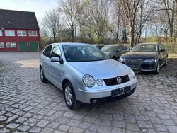 Silber Gebraucht 2004 VW Polo Limousine | 5.999 €