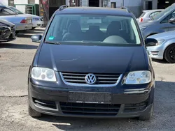 Schwarz Gebraucht 2006 VW Touran Conceptline Van / Kleinbus | 1.390 € (Fairer Preis)