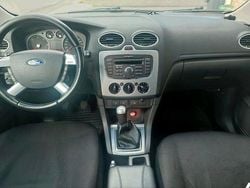 Grau Gebraucht 2007 Ford Focus Kombi | 1.799 € (Fairer Preis)