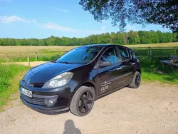 Schwarz Gebraucht 2005 Renault Clio III Dynamique Kleinwagen | 2.200 €
