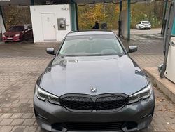 Grau Gebraucht 2019 BMW 330 Sport Line Limousine | 25.800 € (Fairer Preis)
