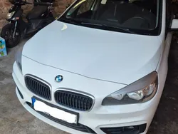 Weiß Gebraucht 2017 BMW 218 Active Tourer Van / Kleinbus | 9.900 € (Guter Preis)