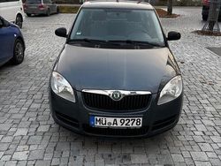 Grau Gebraucht 2009 Skoda Fabia Classic Limousine | 1.550 € (Guter Preis)