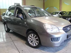 Grau Gebraucht 2011 Kia Carens Vision Van / Kleinbus | 3.990 €