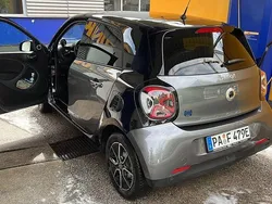 Grau Gebraucht 2022 Smart ForFour Electric Drive Exclusive Limousine | 13.490 € (Teuer)