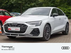 Weiß Gebraucht 2024 Audi S3 Comfort Limousine | 48.880 € (Guter Preis)