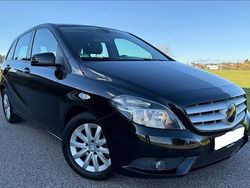 Schwarz Gebraucht 2014 Mercedes B200 Van / Kleinbus | 11.890 € (Fairer Preis)