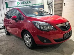 Rot Gebraucht 2011 Opel Meriva Design Edition Van / Kleinbus | 6.700 € (Etwas zu teuer)