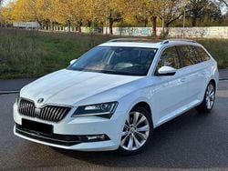 Weiß Gebraucht 2016 Skoda Superb Style Kombi | 12.200 € (Guter Preis)