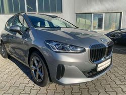 Skyscraper grau metallic Gebraucht 2024 BMW 218 Active Tourer Sport Line Van / Kleinbus | 29.880 € (Fairer Preis)