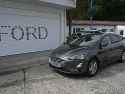 Grau Gebraucht 2022 Ford Focus Cool & Connect Kombi | 27.900 €
