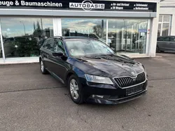 Schwarz Gebraucht 2015 Skoda Superb Ambition Kombi | 10.990 € (Fairer Preis)