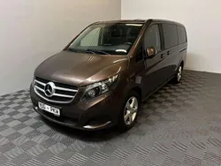 Braun Gebraucht 2018 Mercedes V220 Van / Kleinbus | 34.990 € (Guter Preis)