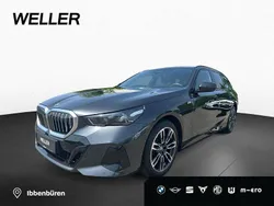 Sophistograu brillanteffekt (grau) Gebraucht 2024 BMW 520 M Sport Kombi | 50.990 € (Superpreis)
