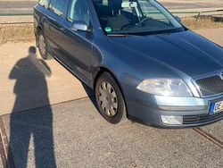 Blau Gebraucht 2009 Skoda Octavia Classic Kombi | 3.500 € (Etwas zu teuer)