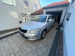 Silber Gebraucht 2011 Skoda Octavia Elegance Kombi | 4.590 € (Guter Preis)