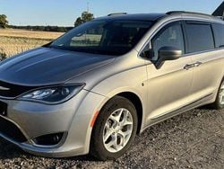 Grau Gebraucht 2017 Chrysler Pacifica Touring SUV | 19.500 € (Etwas zu teuer)