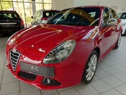 Rot Gebraucht 2012 Alfa Romeo Giulietta Turismo Kleinwagen | 8.980 € (Fairer Preis)
