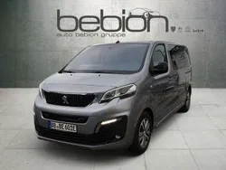 Lack grau artense silber Gebraucht 2023 Peugeot e-Traveller Active Van / Kleinbus | 43.880 € (Etwas zu teuer)