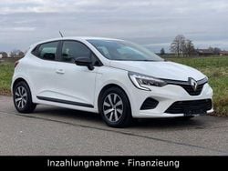 Gebraucht 2023 Renault Clio V Equilibre Limousine | 10.900 € (Superpreis)