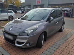 Grau Gebraucht 2011 Renault Scénic Van / Kleinbus | 4.700 € (Fairer Preis)