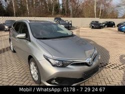 Grau Gebraucht 2016 Toyota Auris Touring Sports Kombi | 12.500 € (Guter Preis)