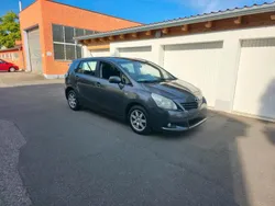 Andere außenfarben Gebraucht 2010 Toyota Verso Van / Kleinbus | 7.500 €
