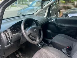 Silber Gebraucht 2004 Opel Zafira Van / Kleinbus | 800 €