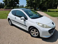 Weiß Gebraucht 2008 Peugeot 207 Kleinwagen | 2.400 €