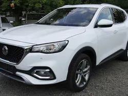 Weiß Gebraucht 2021 MG EHS Comfort SUV | 19.780 € (Etwas zu teuer)
