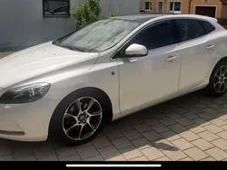 Weiß Gebraucht 2015 Volvo V40 Ocean Race Kombi | 8.500 € (Guter Preis)