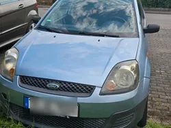 Blau Gebraucht 2006 Ford Fiesta Kleinwagen | 1.100 € (Fairer Preis)
