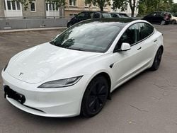 Weiß Gebraucht 2024 Tesla Model 3 Limousine | 38.000 € (Superpreis)