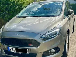 Grau Gebraucht 2017 Ford S-MAX ST-Line Van / Kleinbus | 17.900 € (Fairer Preis)