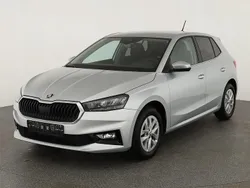 Brilliant silber metallic Gebraucht 2024 Skoda Fabia Selection | 21.645 € (Fairer Preis)