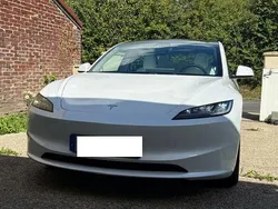 Weiß Gebraucht 2025 Tesla Model 3 Long Range RWD Limousine | 41.900 € (Fairer Preis)