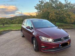 Rot Gebraucht 2019 VW Golf Sportsvan Van / Kleinbus | 18.500 € (Fairer Preis)