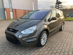 Grün Gebraucht 2015 Ford S-MAX Trend Van / Kleinbus | 11.500 €