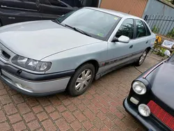 Silber Gebraucht 2000 Renault Safrane Kleinwagen | 900 €