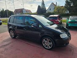 Schwarz Gebraucht 2006 VW Touran Highline Van / Kleinbus | 799 € (Superpreis)