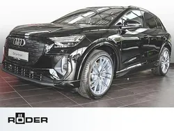 Mythosschwarz metallic Gebraucht 2024 Audi Q4 e-tron S-Line SUV | 57.750 € (Teuer)