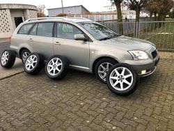 Gold Gebraucht 2007 Toyota Avensis Executive Kombi | 2.799 € (Guter Preis)